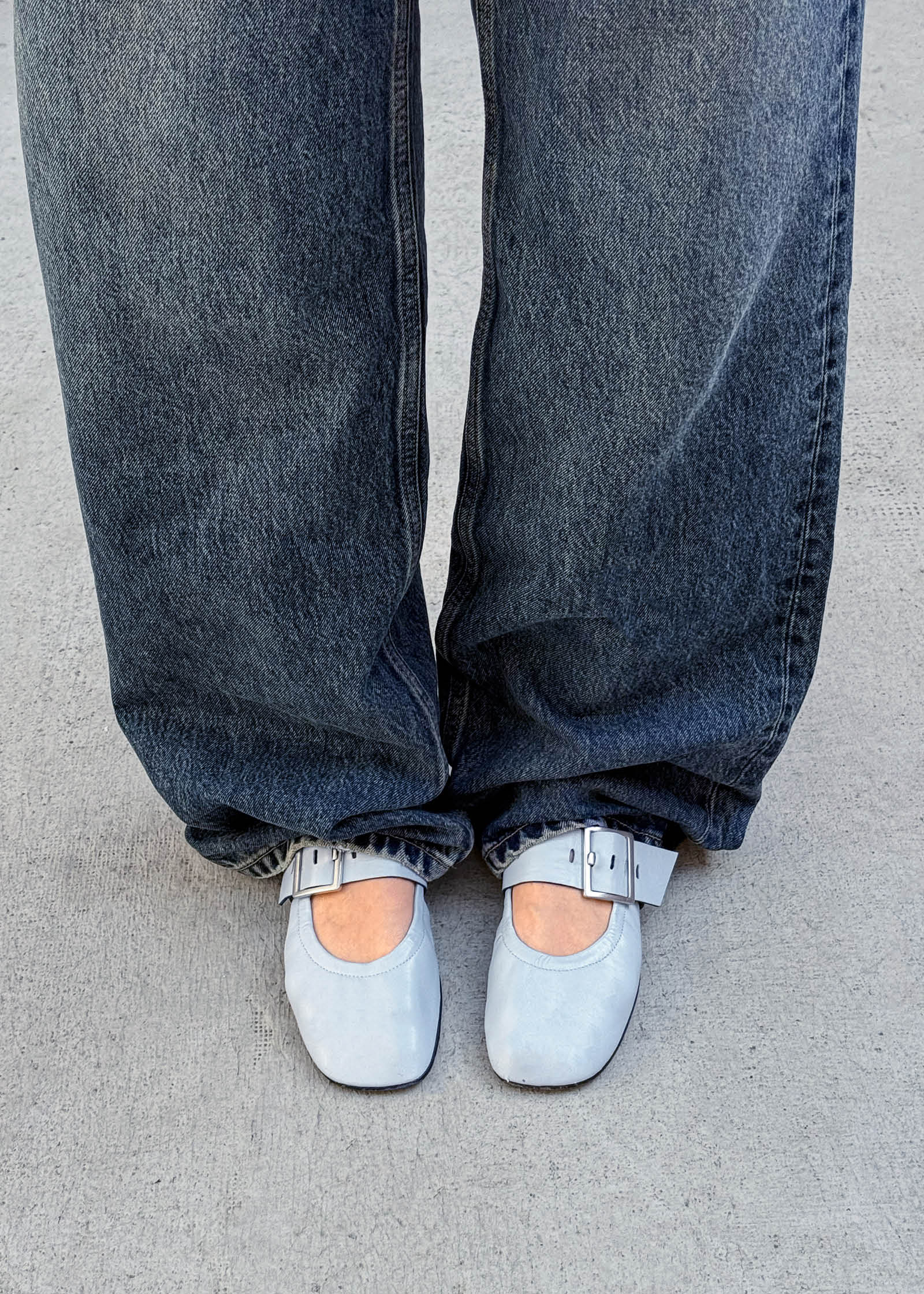 Sarea Blue Leather Ballet Flats - Image 2