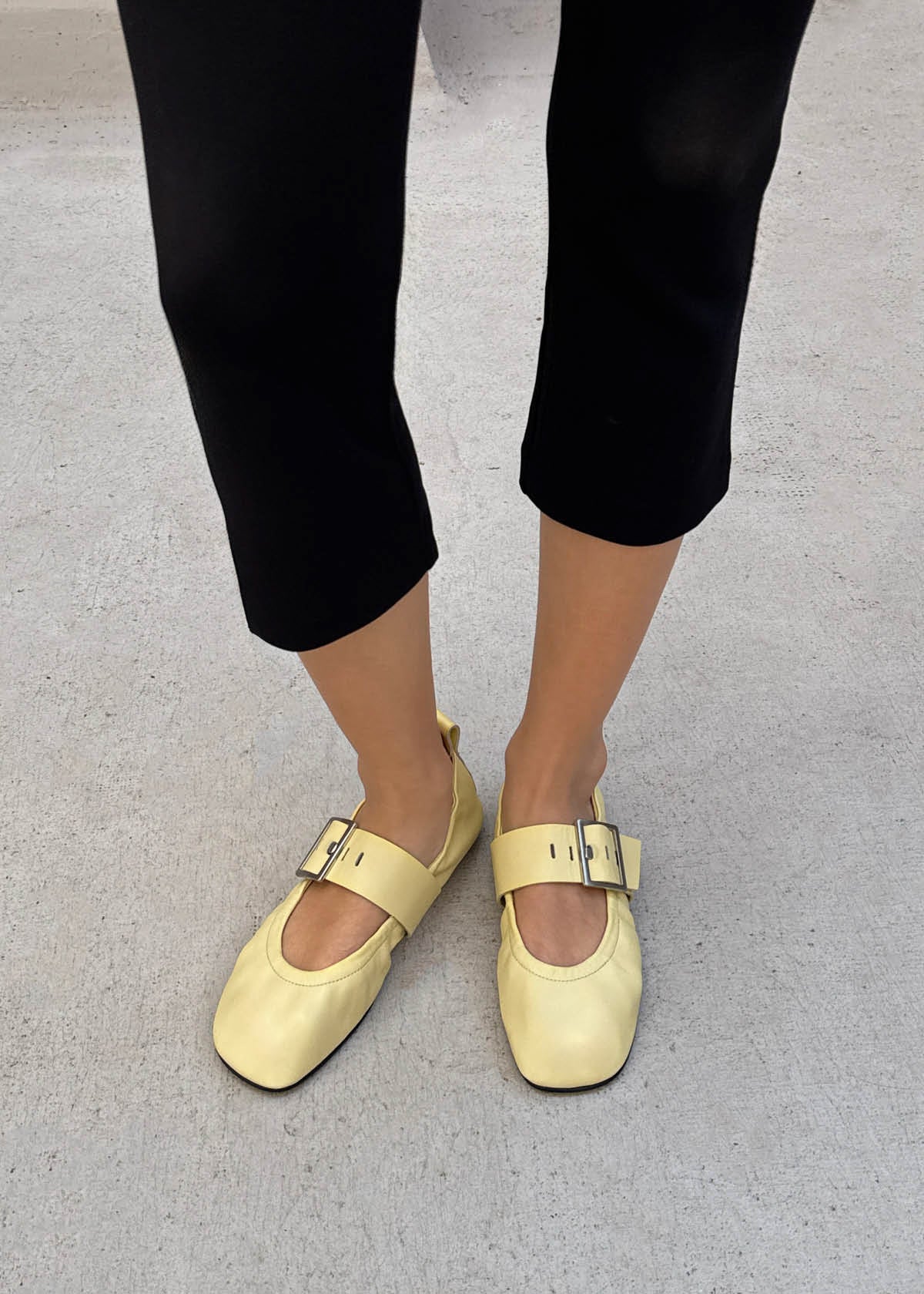 Sarea Vanilla Leather Ballet Flats - Image 2